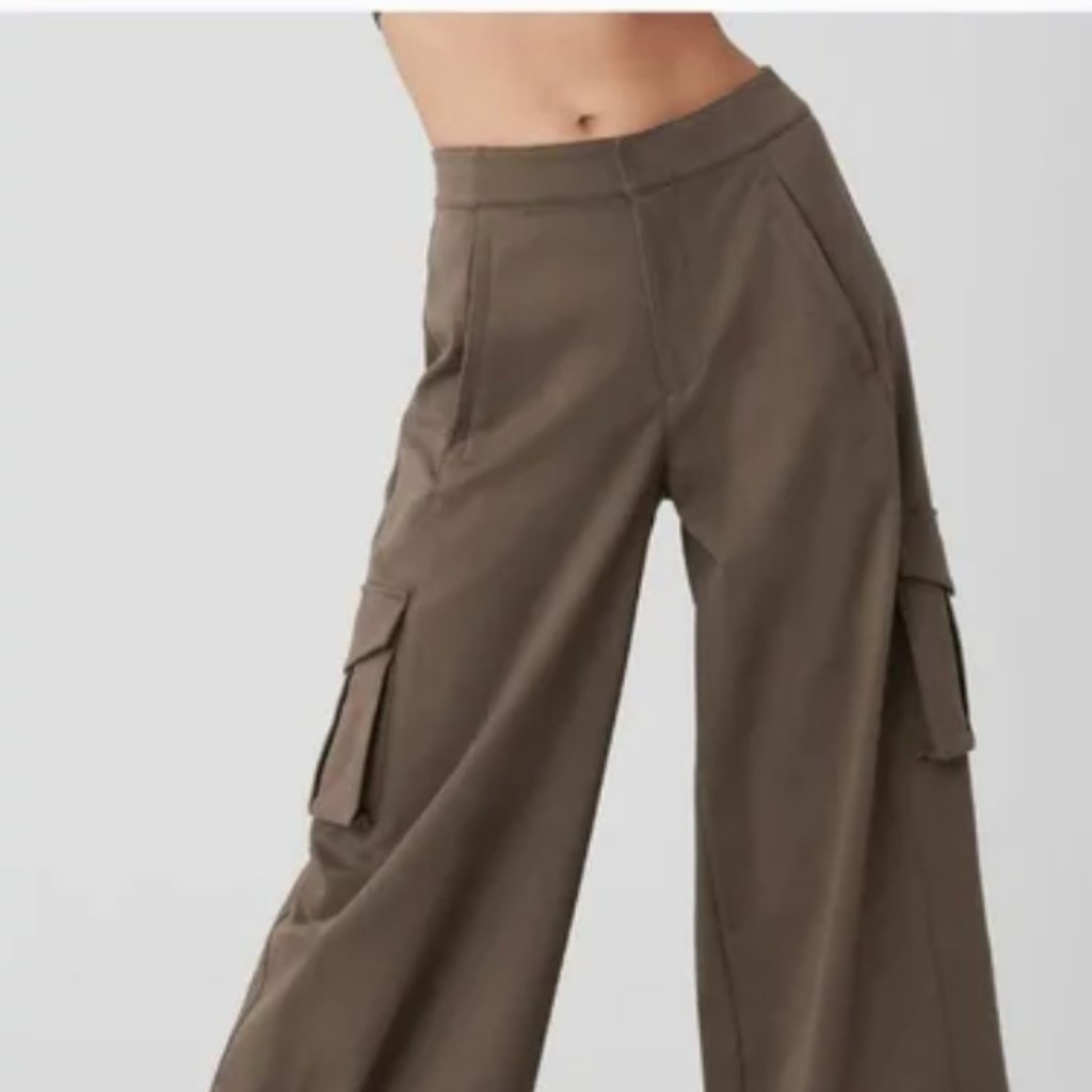 Show Off Cargo Wide Leg Trouser (Regular) In Olive Bown